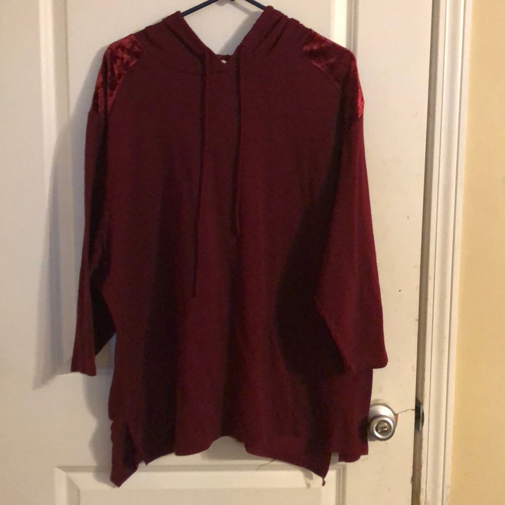 Very soft gently used shirt it comes mid sleeve